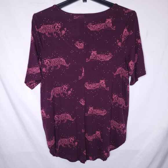 Torrid Top 2X Burgundy Tiger Print Super Soft Knits V Neck - Picture 5 of 11